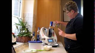 Thermomix TM 5  Eierlikör mit ganzen Eiern [upl. by Hannover921]