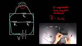 Voltímetros y amperímetros  Circuitos Física  Khan Academy en Español [upl. by Norling]