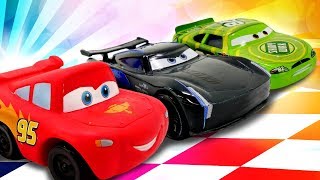 Lightning McQueen und Spielzeugautos von Cars 3 Videos für Kinder [upl. by Ahsekyw]